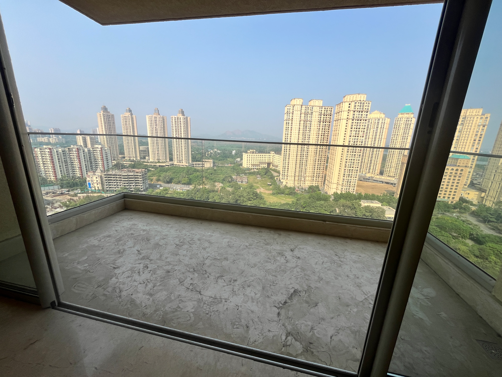 3 BHK + Extra Room Apartment For Rent in Hiranandani Estate