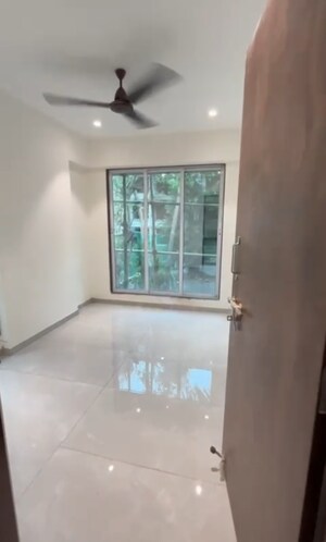 Room in 2 BHK Apartment at Estquire Paradise, Nalasopara West – for Sale