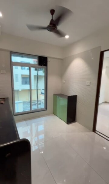 Room in 2 BHK Apartment at Estquire Paradise, Nalasopara West – for Sale