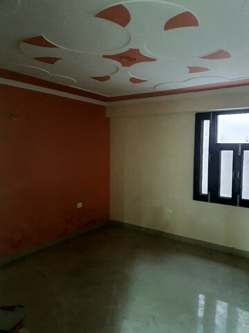 Room in 6 BHK Independent House at Sector 55 – for Rent