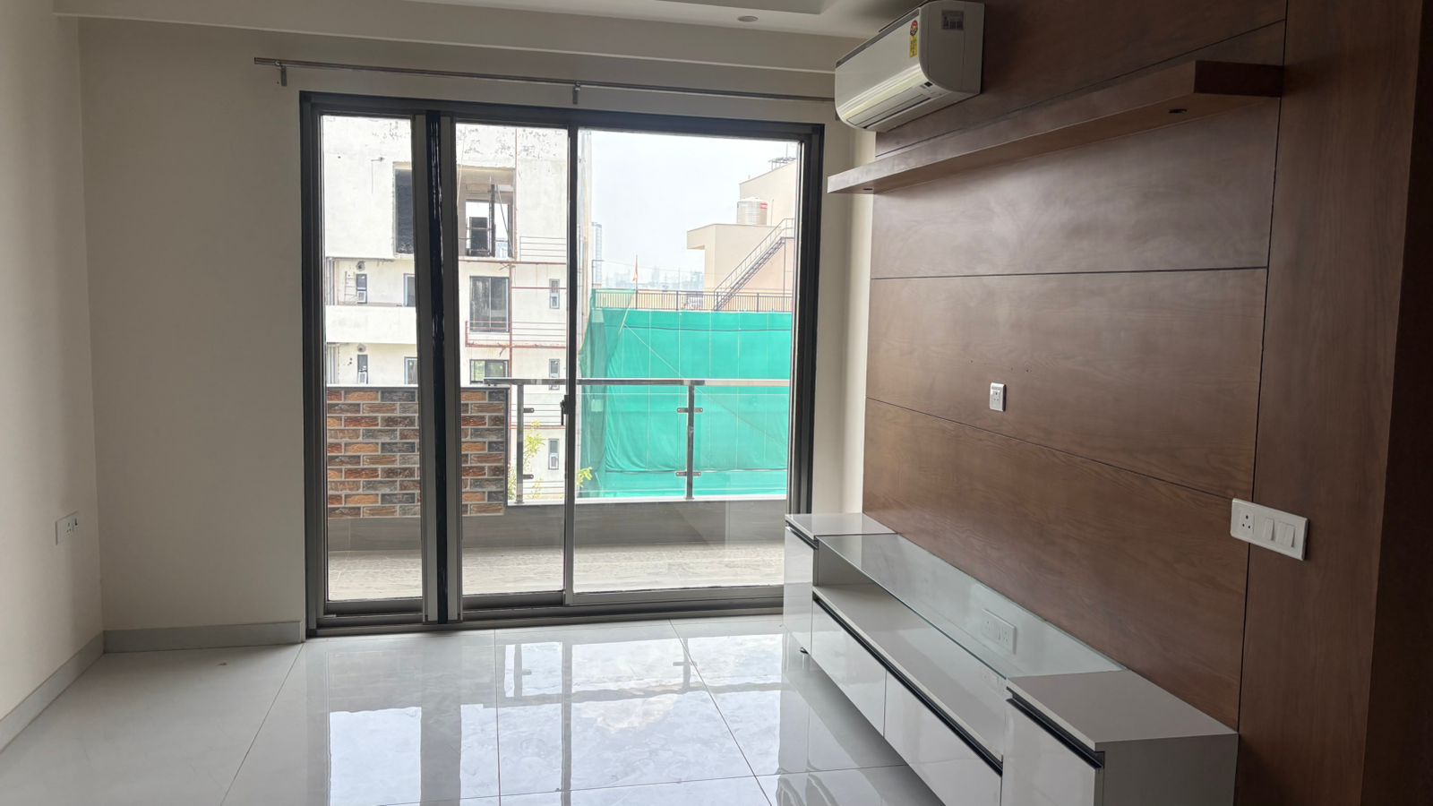 3 BHK + Pooja Room 250 Sq.Ft. Builder Floor in DLF Alameda