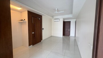 Room in 3 BHK Builder Floor at DLF Alameda, Sector 73 – for Rent