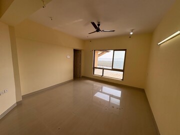 Room in 3.5 BHK Apartment at NRI Complex Phase 2, Seawoods – for Rent