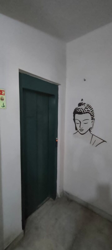 Furnished Amenities in 2 BHK Builder Floor at Malviya Nagar – for Rent