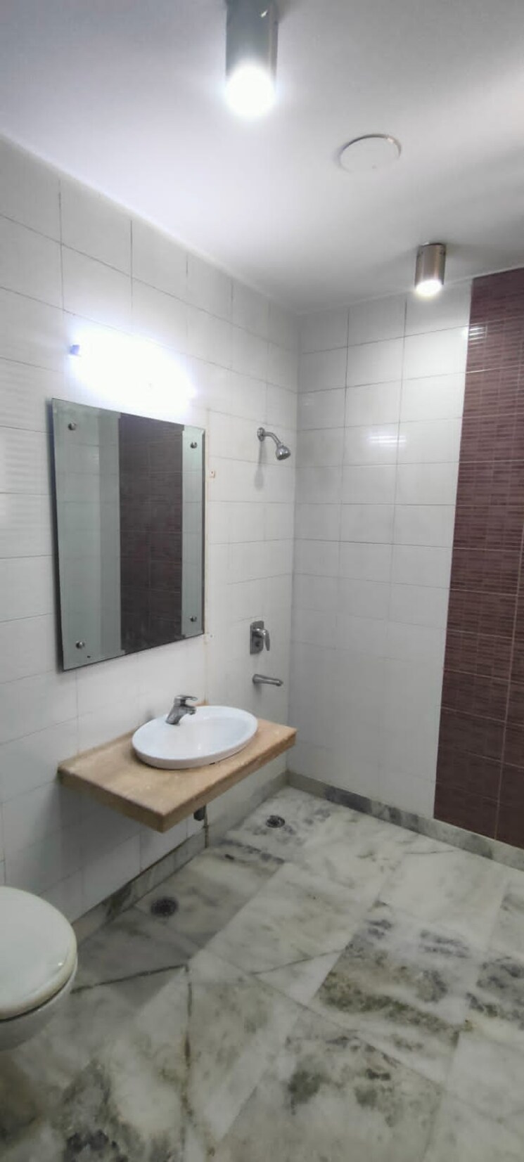 Bathroom, malviya nagar 2 Bedroom 900 Sq.Ft. Builder Floor In Malviya Nagar Delhi 8924462