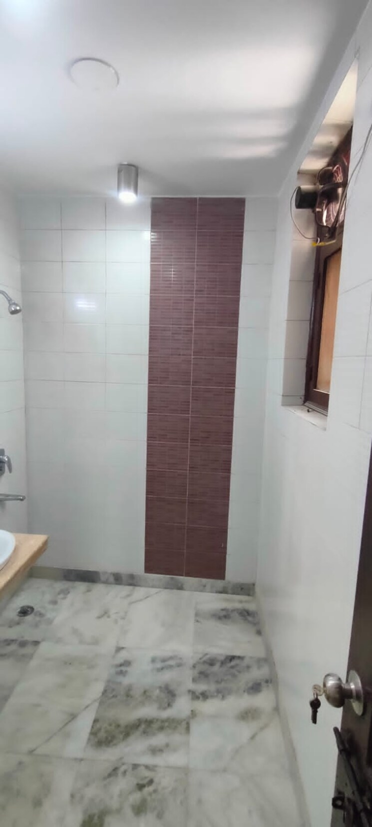 Bathroom, malviya nagar 2 Bedroom 900 Sq.Ft. Builder Floor In Malviya Nagar Delhi 8924462