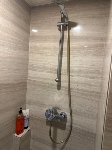 Bathroom in 2 BHK Apartment at Hiranandani Estate, Hiranandani Estate – for Rent