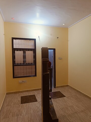 Room in 2 BHK Independent House at Gomti Nagar – for Sale