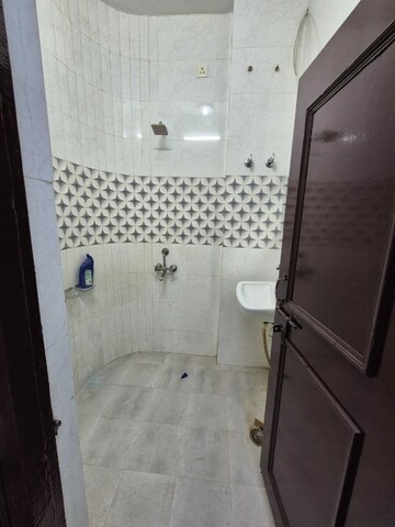 Bathroom in 3 BHK Builder Floor at Sector 16 – for Rent