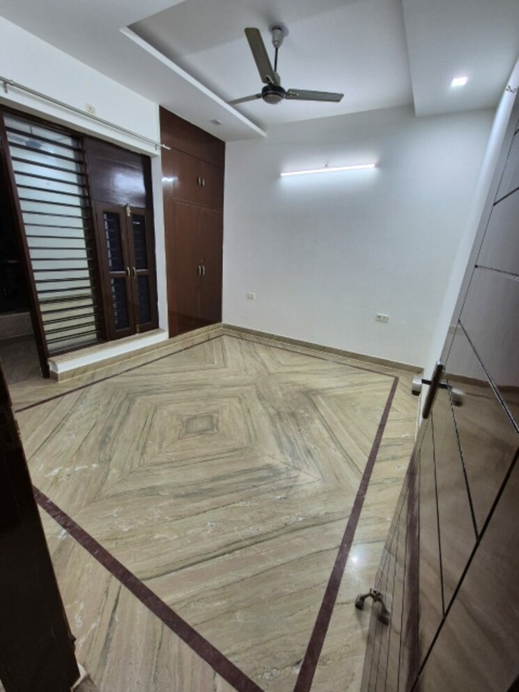 Room, sector 16 3 Bedroom 1620 Sq.Ft. Builder Floor In Sector 16 Faridabad 8924503