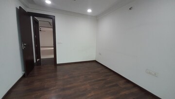 Room in 3 BHK Apartment at Vip Road – for Rent
