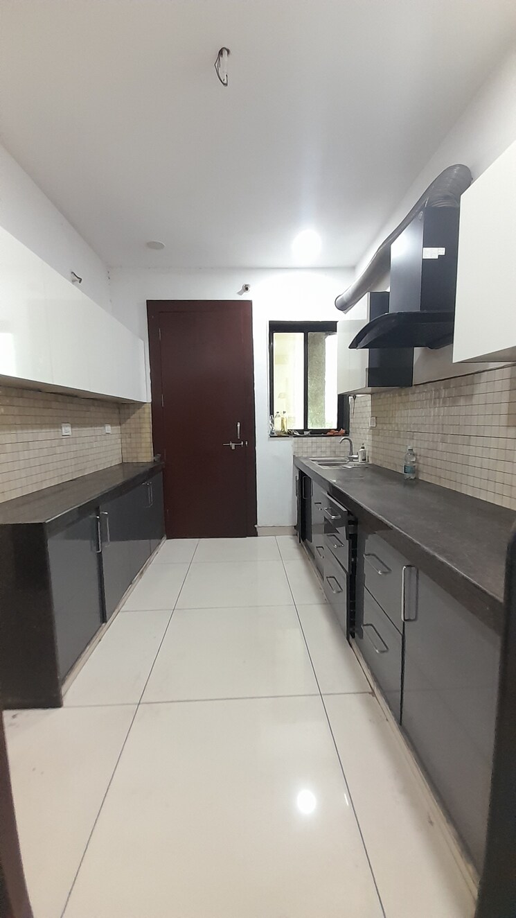 Kitchen, vip road 3 Bedroom 1950 Sq.Ft. Apartment In Vip Road Raipur 8924501