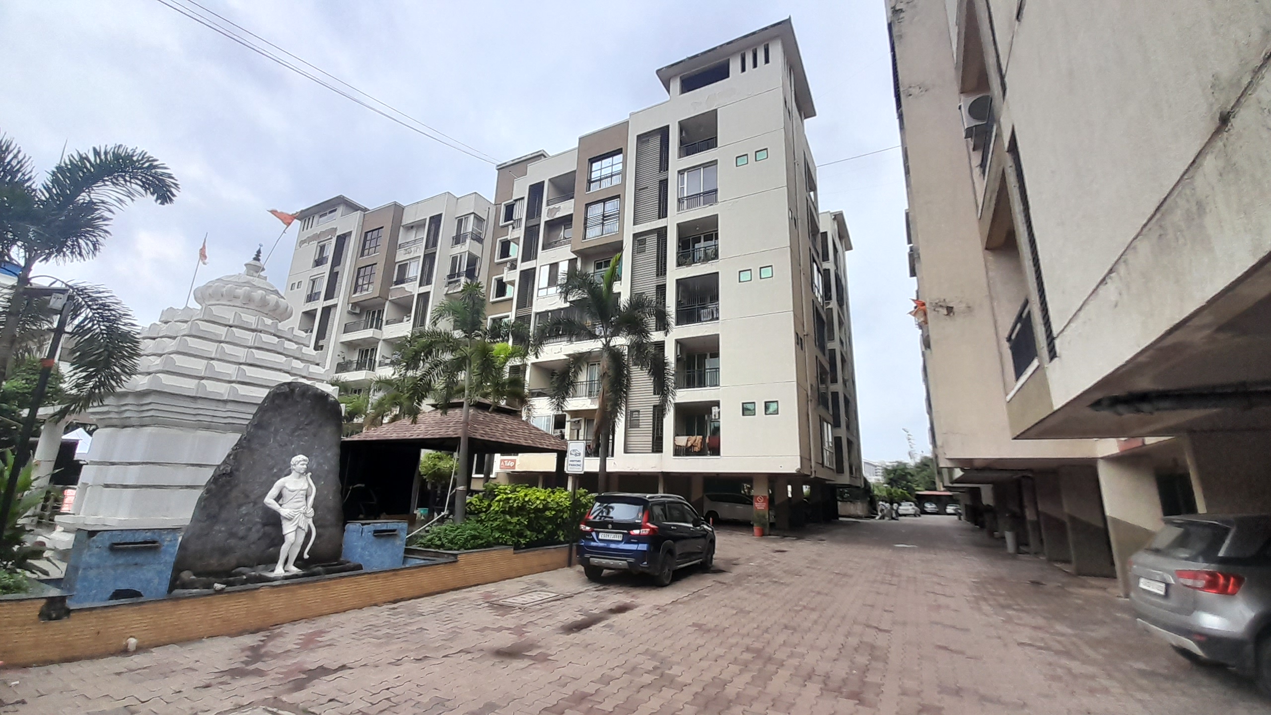 3 BHK + Pooja Room,Servant Room,Extra Room Apartment For Rent in V3 Amltash 