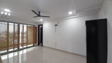 Room in 3 BHK Apartment at Vip Road – for Rent