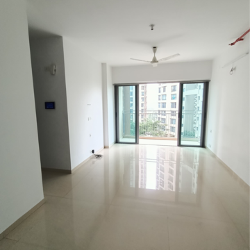 Room in 3 BHK Apartment at Kalpataru Immensa, Kolshet Industrial Area – for Rent