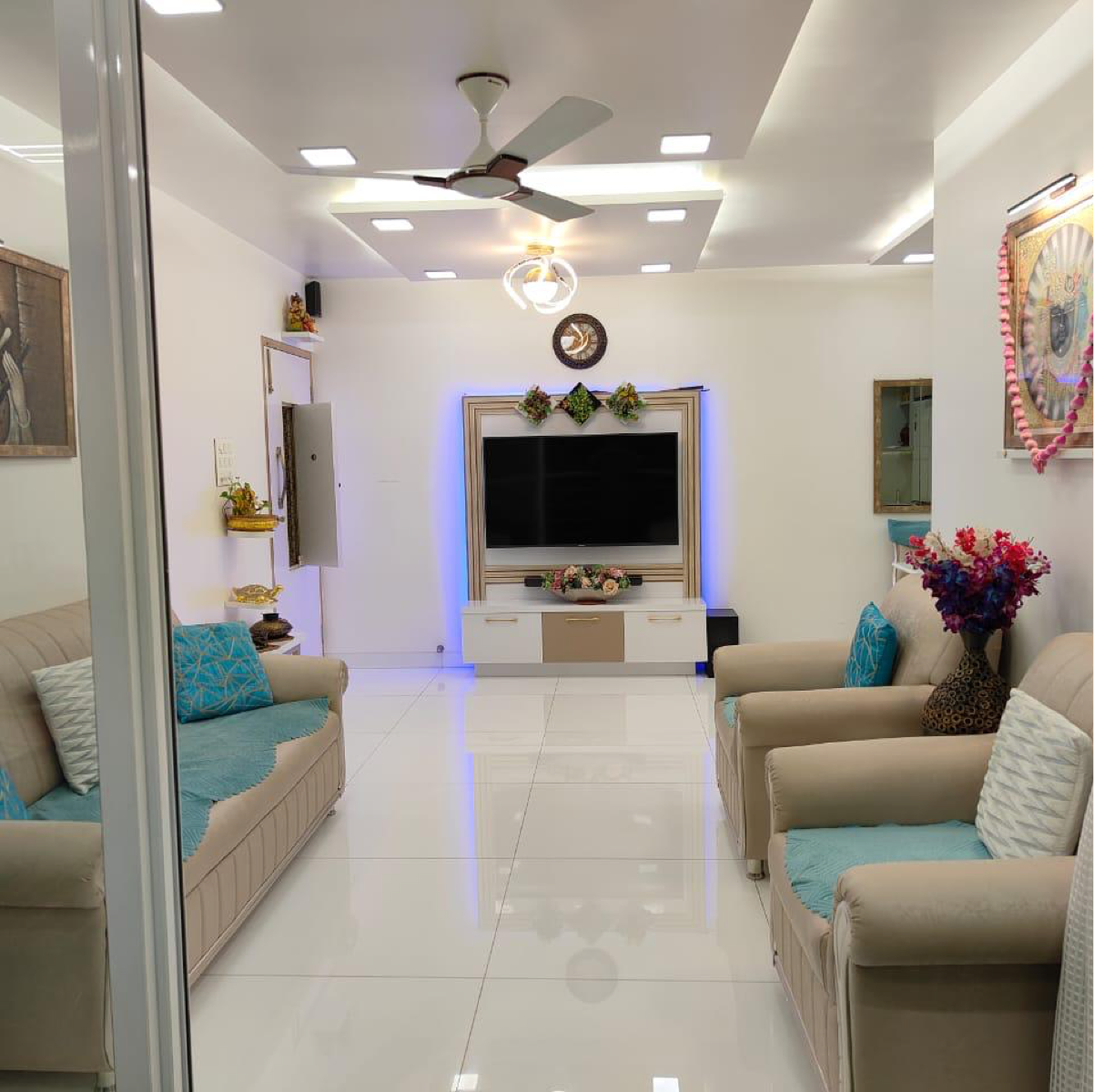 2 BHK + Extra Room Apartment For Rent in Hiranandani Estate