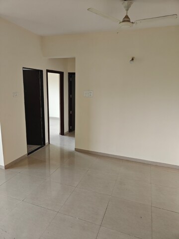Room in 2.5 BHK Apartment at Dheeraj Jade Residences, Wagholi – for Rent