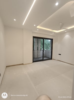 Bedroom in 4 BHK Builder Floor at Green Park – for Sale