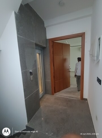  4 BHK Builder Floor at Green Park – for Sale