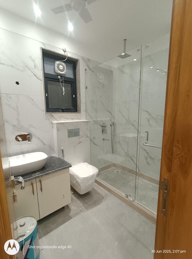 Attached Bathroom, green park 4 Bedroom 311 Sq.Yd. Builder Floor In Green Park Delhi 8924570