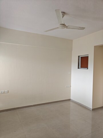 Room in 2.5 BHK Apartment at Dheeraj Jade Residences, Wagholi – for Rent