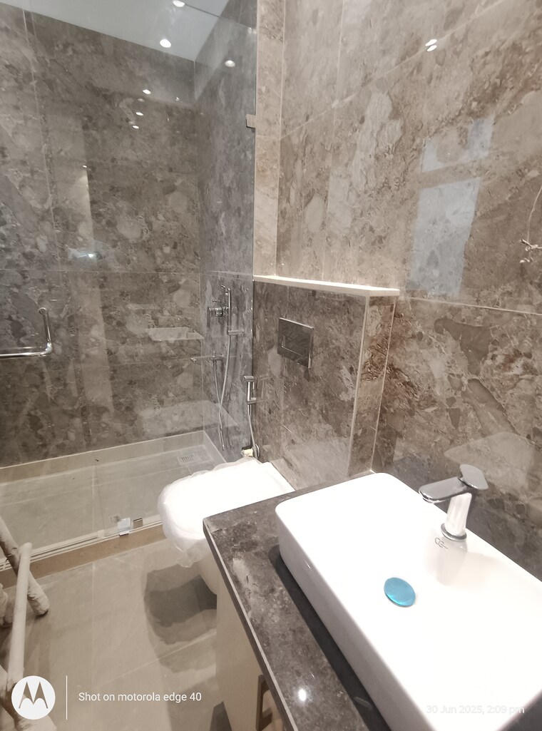 Bathroom, green park 4 Bedroom 311 Sq.Yd. Builder Floor In Green Park Delhi 8924570