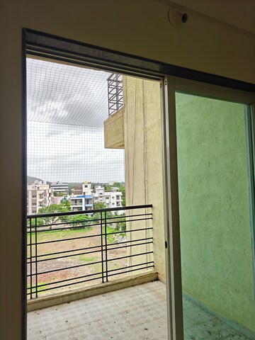Room in 2.5 BHK Apartment at Dheeraj Jade Residences, Wagholi – for Rent