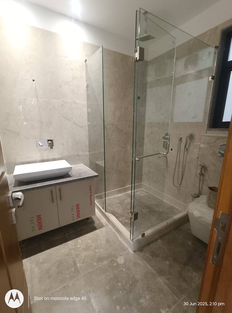 Bathroom, green park 4 Bedroom 311 Sq.Yd. Builder Floor In Green Park Delhi 8924570