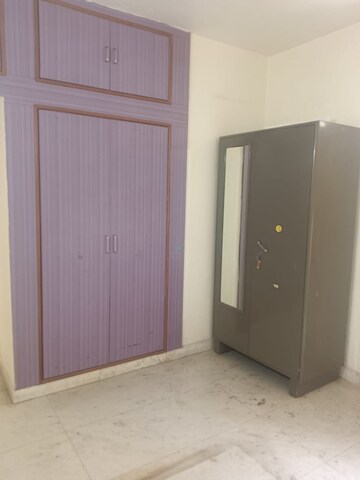 Room in 2 BHK Builder Floor at Unitech Arcadia, South City 2 – for Sale