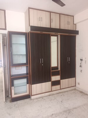 Room in 2 BHK Builder Floor at Unitech Arcadia, South City 2 – for Sale