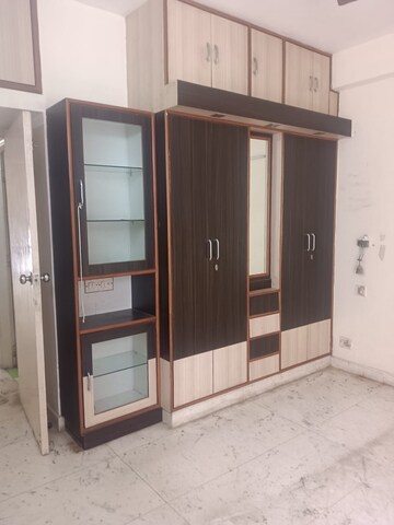 Room in 2 BHK Builder Floor at Unitech Arcadia, South City 2 – for Sale