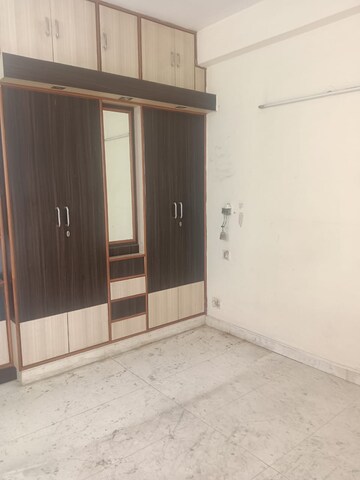 Room in 2 BHK Builder Floor at Unitech Arcadia, South City 2 – for Sale