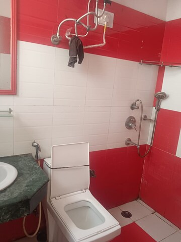 Bathroom in 2 BHK Builder Floor at Unitech Arcadia, South City 2 – for Sale