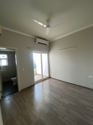 Room in 2.5 BHK Builder Floor at Central Park Cerise Suites, Sohna Sector 33 – for Rent