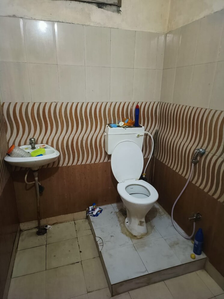 Bathroom, doranda 3 Bedroom 1400 Sq.Ft. Apartment In Doranda Ranchi 8924575