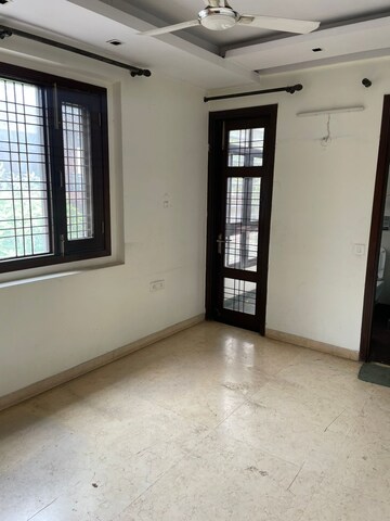 Room in 3 BHK Builder Floor at Chittaranjan Park – for Rent