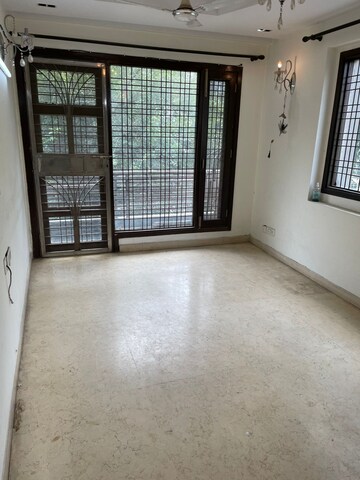 Room in 3 BHK Builder Floor at Chittaranjan Park – for Rent