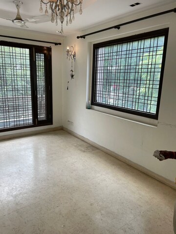 Room in 3 BHK Builder Floor at Chittaranjan Park – for Rent
