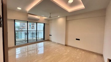 Room in 2 BHK Builder Floor at Santacruz West – for Rent