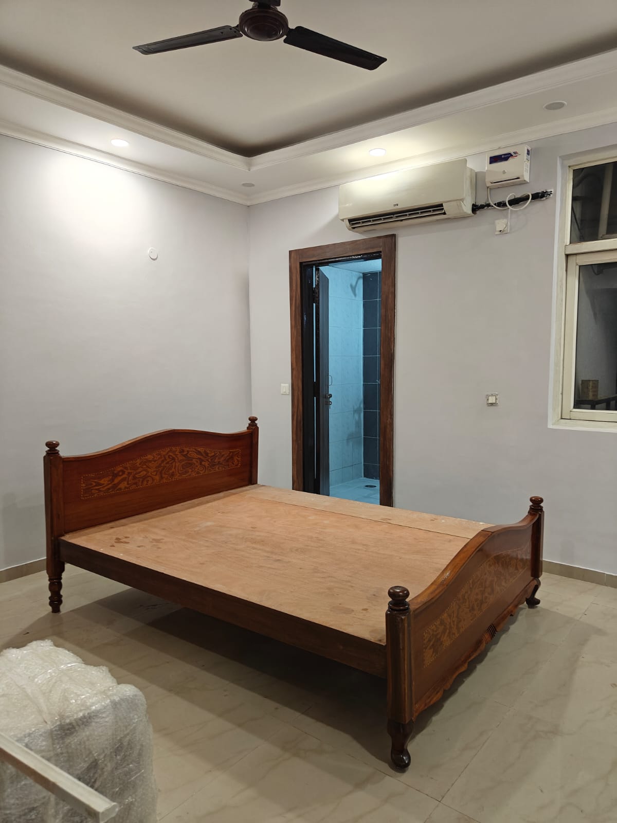2.5 BHK + Servant Room Apartment For Rent in Omaxe New Heights
