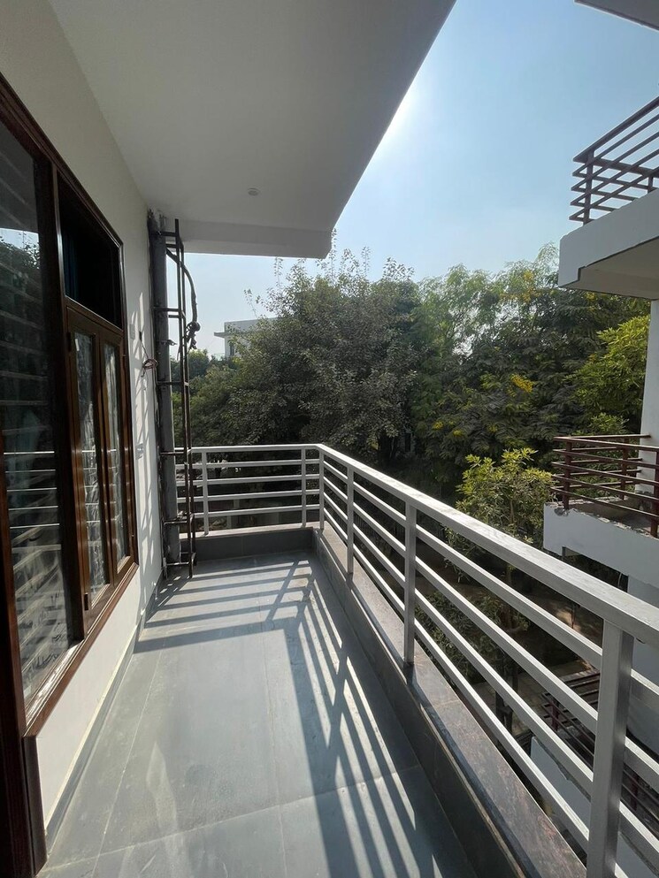 Balcony, sector 43 1 Bedroom 750 Sq.Ft. Builder Floor In Sector 43 Gurgaon 8924653