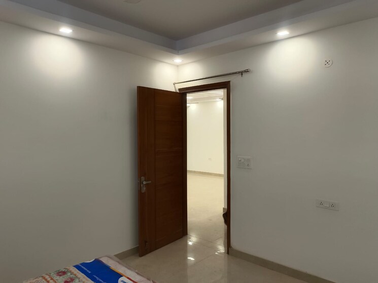 Room, green fields colony 3 Bedroom 1800 Sq.Ft. Builder Floor In Green Fields Colony Faridabad 8924667
