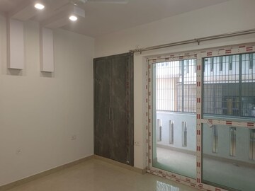 Room in 3 BHK Builder Floor at Green Fields Colony – for Rent