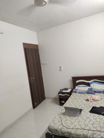 Bedroom in 2 BHK Builder Floor at Santacruz West – for Rent