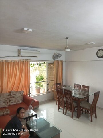 Living Room in 2 BHK Builder Floor at Vile Parle West – for Rent