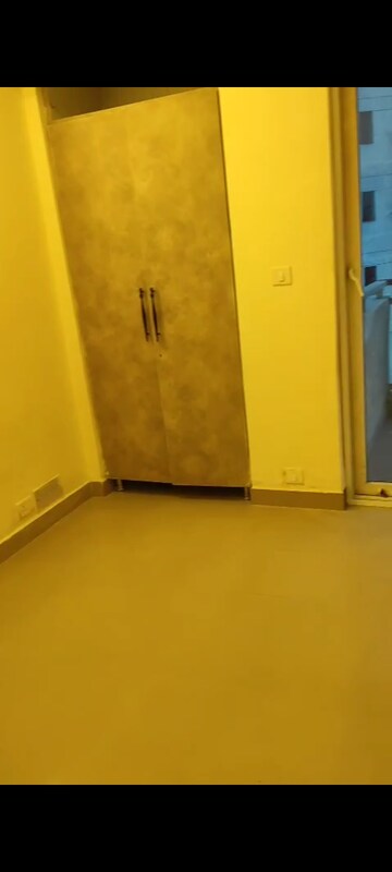 Room in 3 BHK Apartment at Ansal Estella, Sector 103 – for Rent