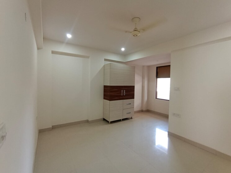 Room, rwa-residential-society-sector-46 3 Bedroom 2500 Sq.Ft. Builder Floor In Sector 46 Gurgaon 8924743