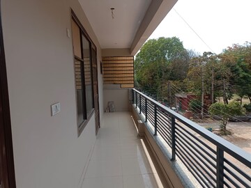 Balcony in 3 BHK Builder Floor at RWA Residential Society Sector 46, Sector 46 – for Rent