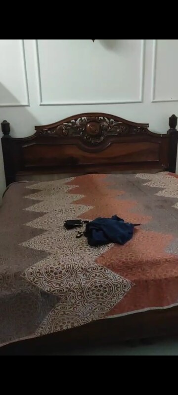 Room in 3 BHK Apartment at Ansal Estella, Sector 103 – for Rent