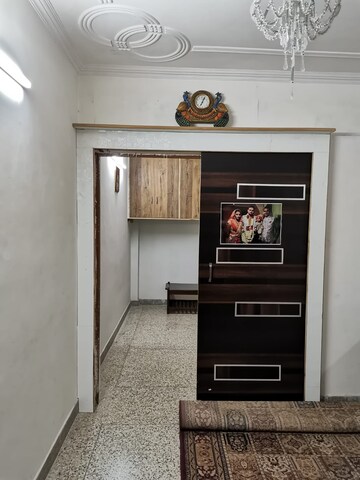 Room in 1 BHK Builder Floor at Hari Nagar Ashram – for Rent